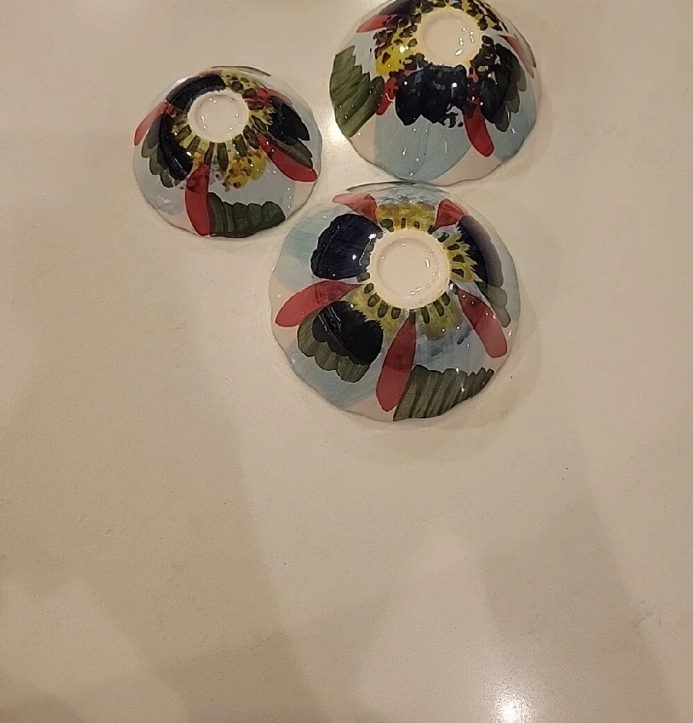 Anthropologie Floral Scalloped Nesting Bowls - Red, Green, Yellow.